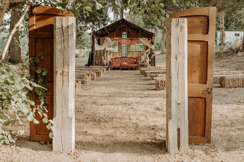 Oak Tree Barn